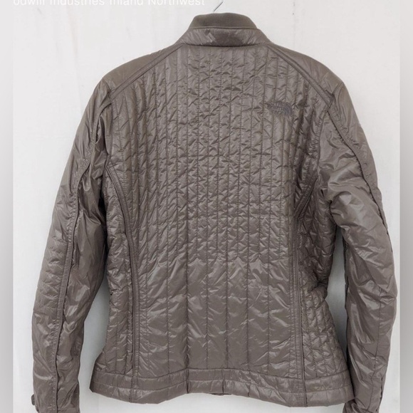 North Face nylon motorcycle puffer jacket size large EUC - Picture 2 of 6